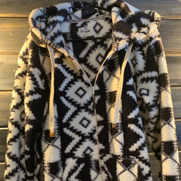 Black & White Fuzzy Sweater - Picture 5 of 7